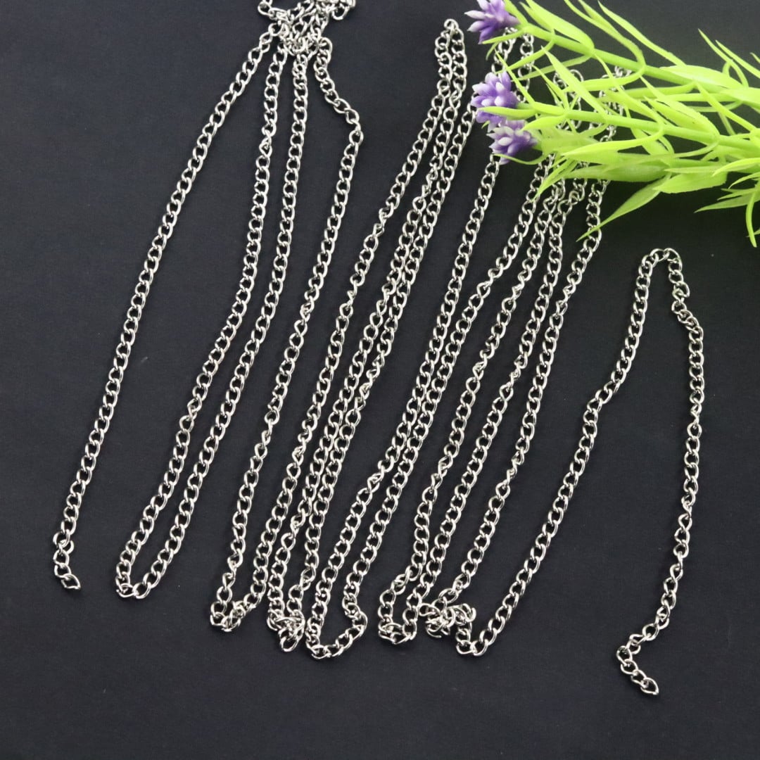 IMG-20251004-WA0031 Chain – নেকলেস, ব্রেসলেট ও হ্যান্ডমেড জুয়েলারির জন্য (গোল্ডেন ও সিলভার) - Image 1